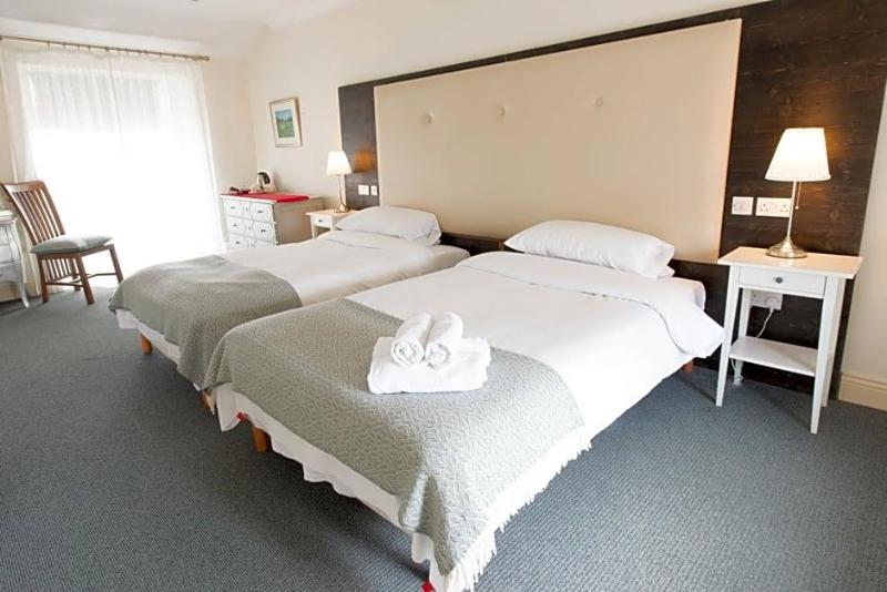 Connemara Lake Hotel