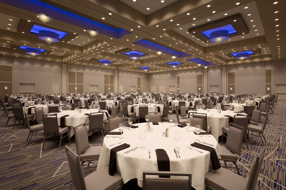 Embassy Suites by Hilton Kansas City Olathe - photo 40