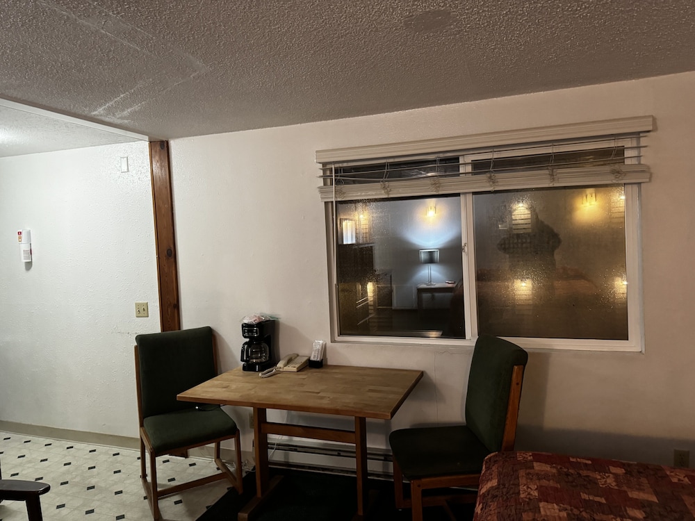 Heidis Inn Ilwaco - photo 13