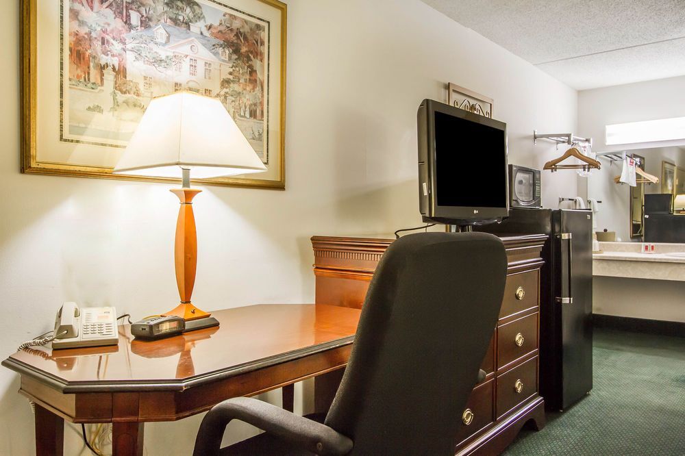 Rodeway Inn & Suites Fort Rucker - photo 2
