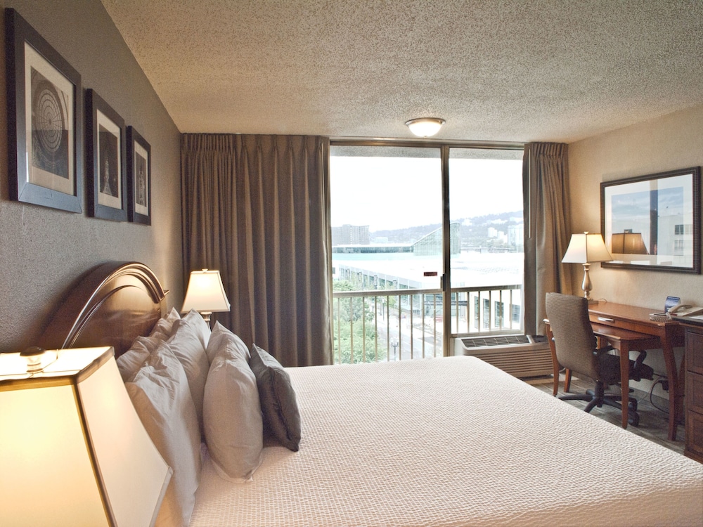 Inn At The Convention Center - photo 16