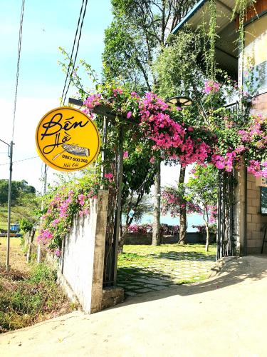 Bến Hồ Homestay — 4-Star Luxury Hotel in Long Thanh, Vietnam