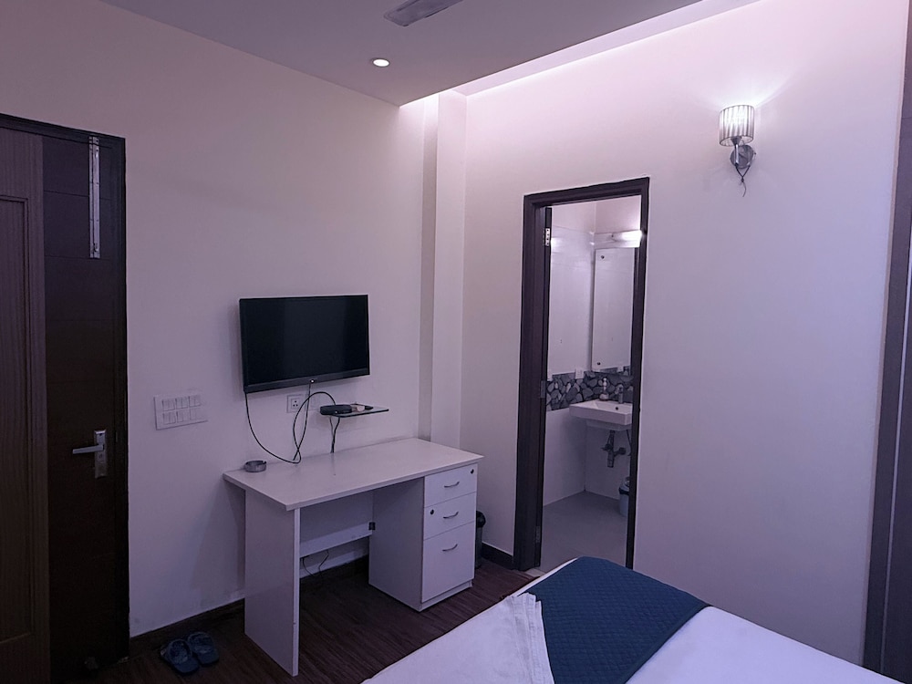 Star Inn - carbon neutral hotel in Bilaspur