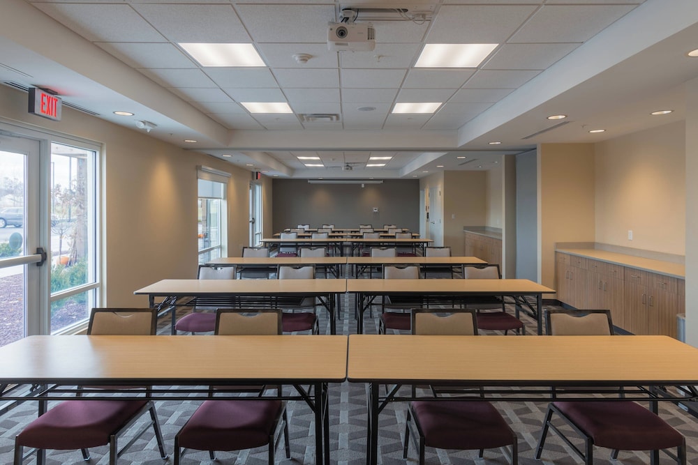 TownePlace Suites by Marriott Syracuse Liverpool - photo 21