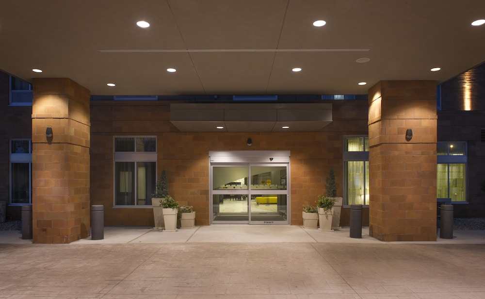 Holiday Inn Express & Suites Madison Central by IHG - photo 29