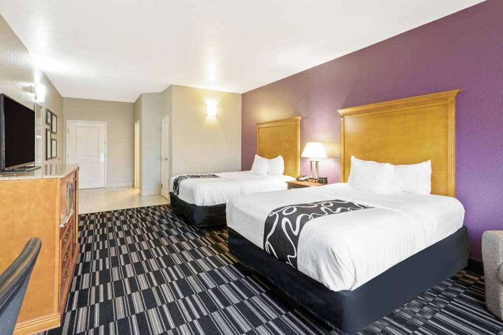 La Quinta Inn & Suites by Wyndham Ada - photo 14