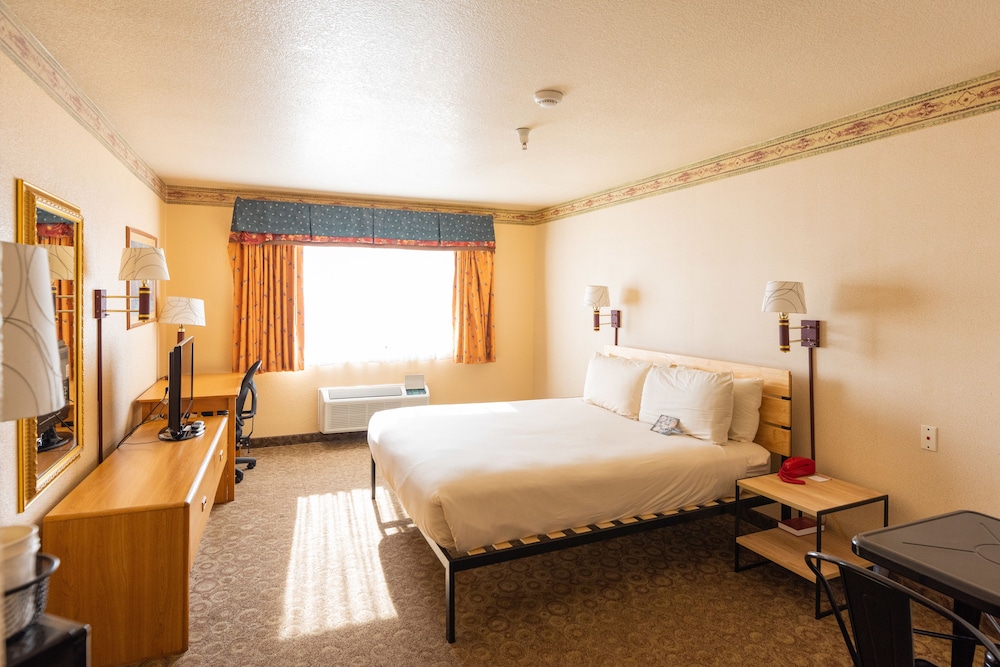 The Redwood Riverwalk A Boutique Hotel - photo 8