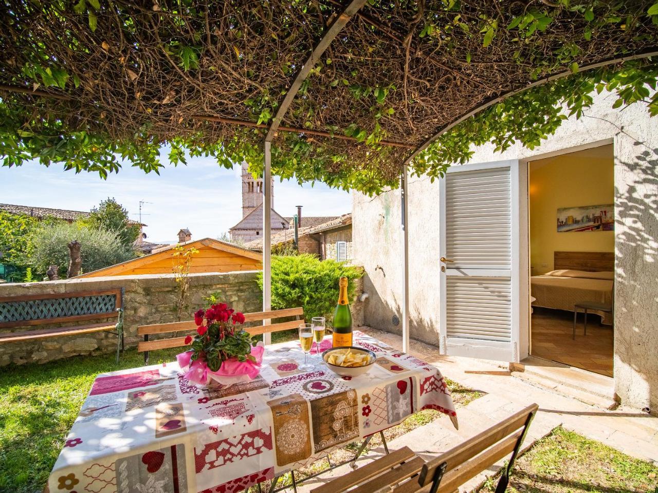 Terrazza Santa Chiara - carbon neutral hotel in Assisi