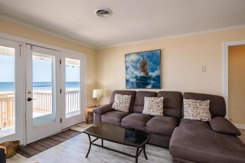 Absolute Beach by Oak Island Accommodations - photo 23