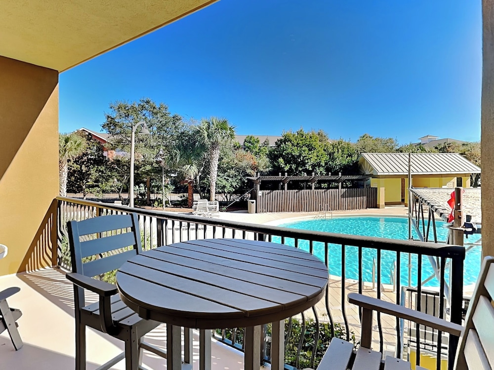 Beach Resort 305 1058526 1 Br condo by RedAwning in Miramar Beach, United States