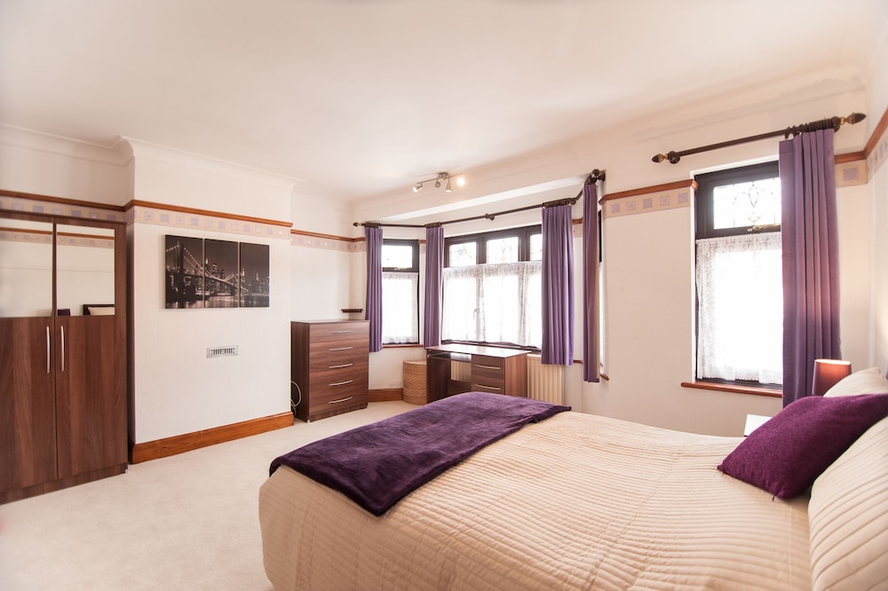 Watford stays 4bed house — 4-Star Luxury Hotel in Watford, United Kingdom