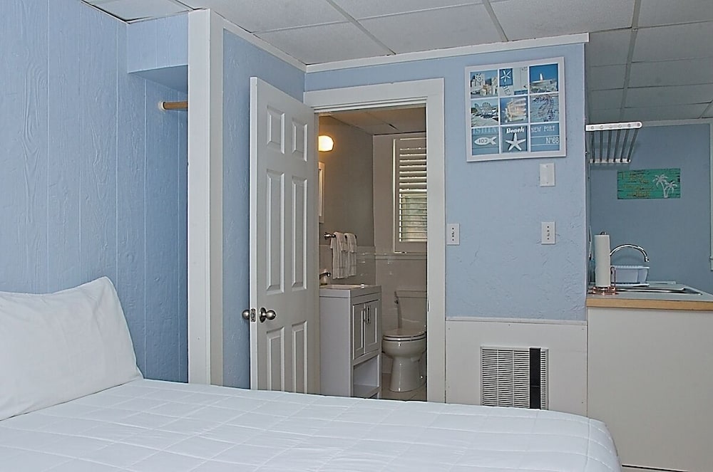 Vineyard Harbor Motel Private Beach - photo 102