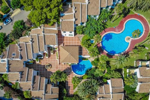 Pino Alto Holiday Homes Martin 19 — 4-Star Luxury Hotel in Mont-Roig Del Camp, Spain