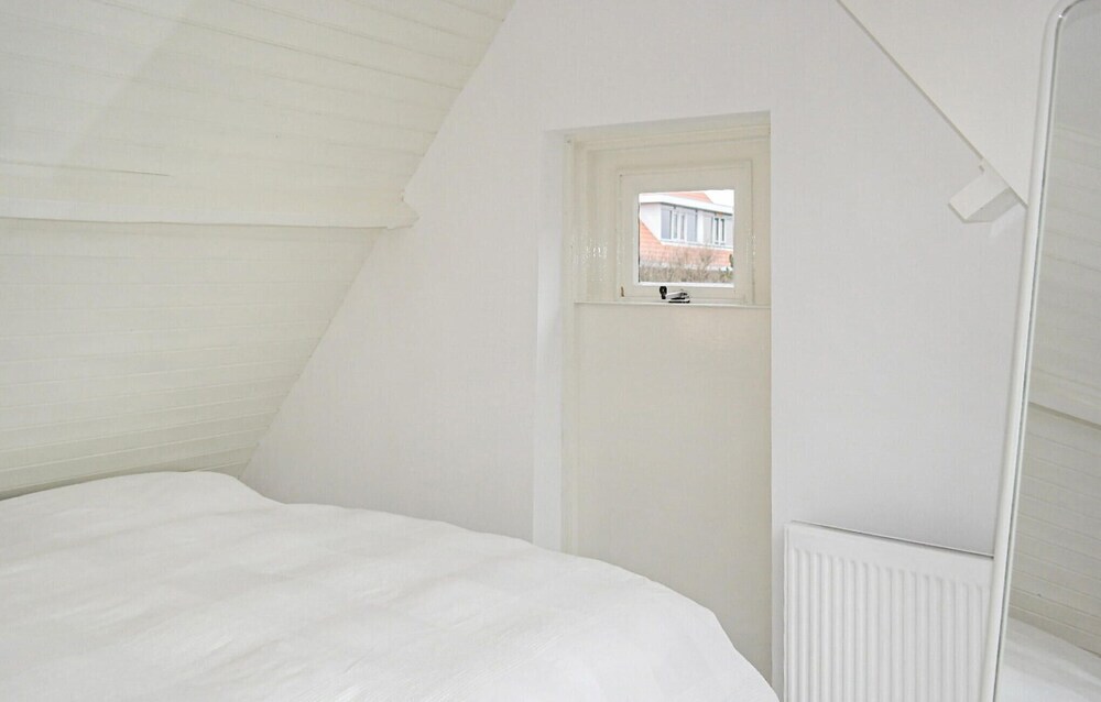 Duinviooltje 2 in Unknown City, Netherlands