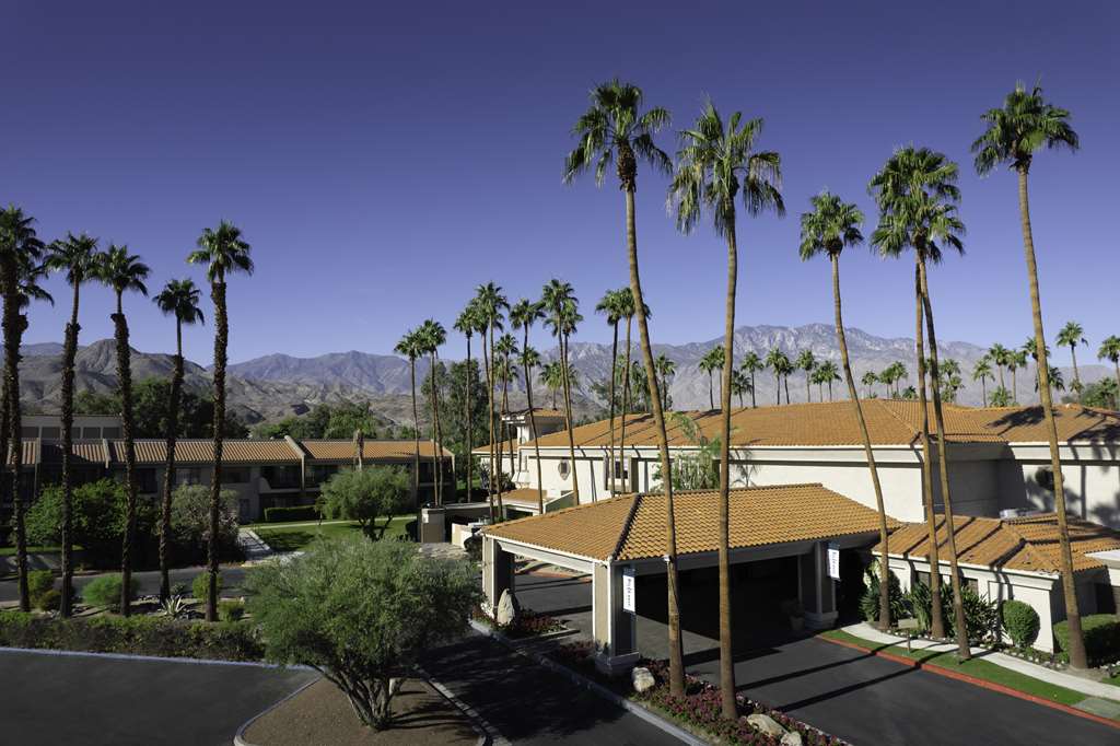 Hyatt Vacation Club at Desert Oasis - carbon neutral hotel in Cathedral City