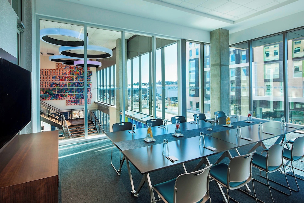 Aloft by Marriott Boston Seaport District - photo 33