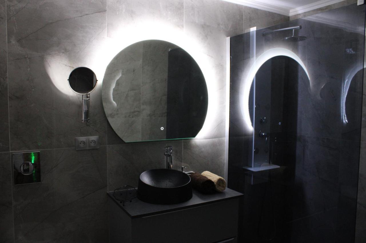 Maison Privative SPA Jacuzzi Sauna Salle de Jeux — 4-Star Luxury Hotel in Weitbruch, France
