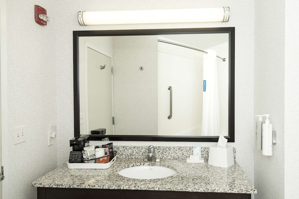 Hampton Inn & Suites Raleigh Downtown - photo 66