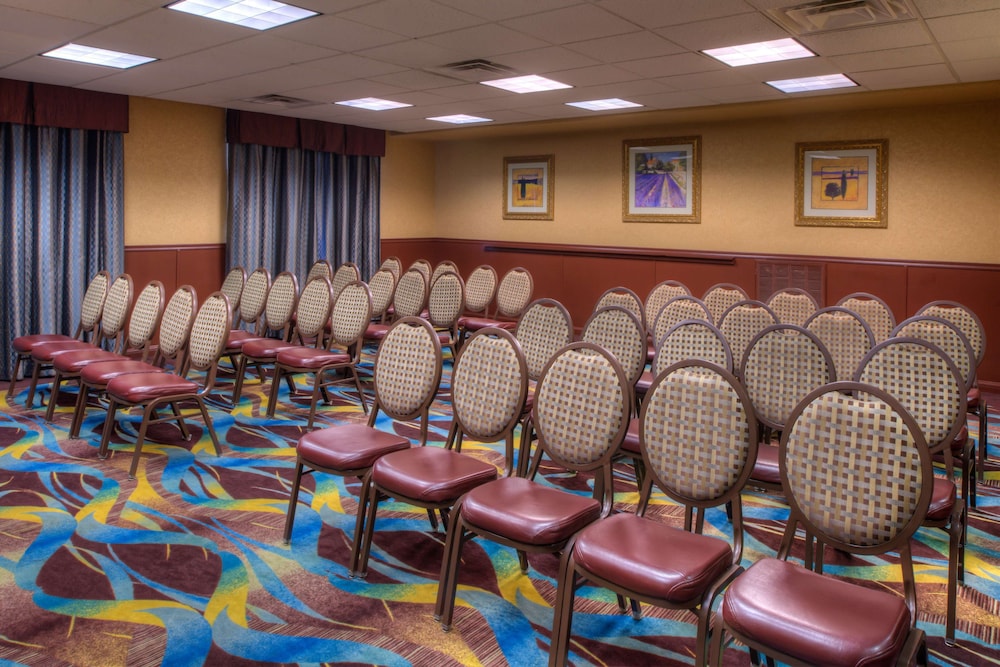 Hampton Inn & Suites Ontario - photo 49