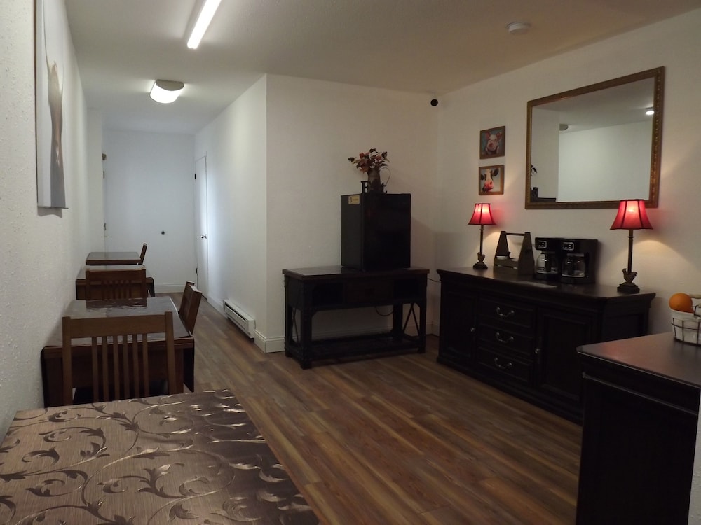 Crest Country Inn - photo 129