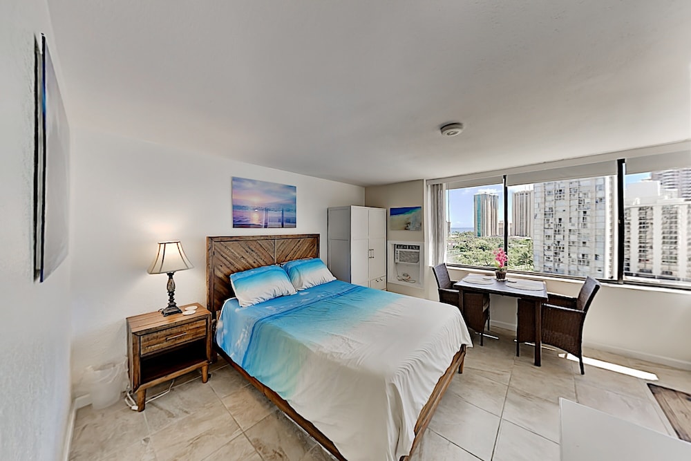 Hawaiian Monarch 1604 condo — 4-Star Luxury Hotel in Honolulu, United States