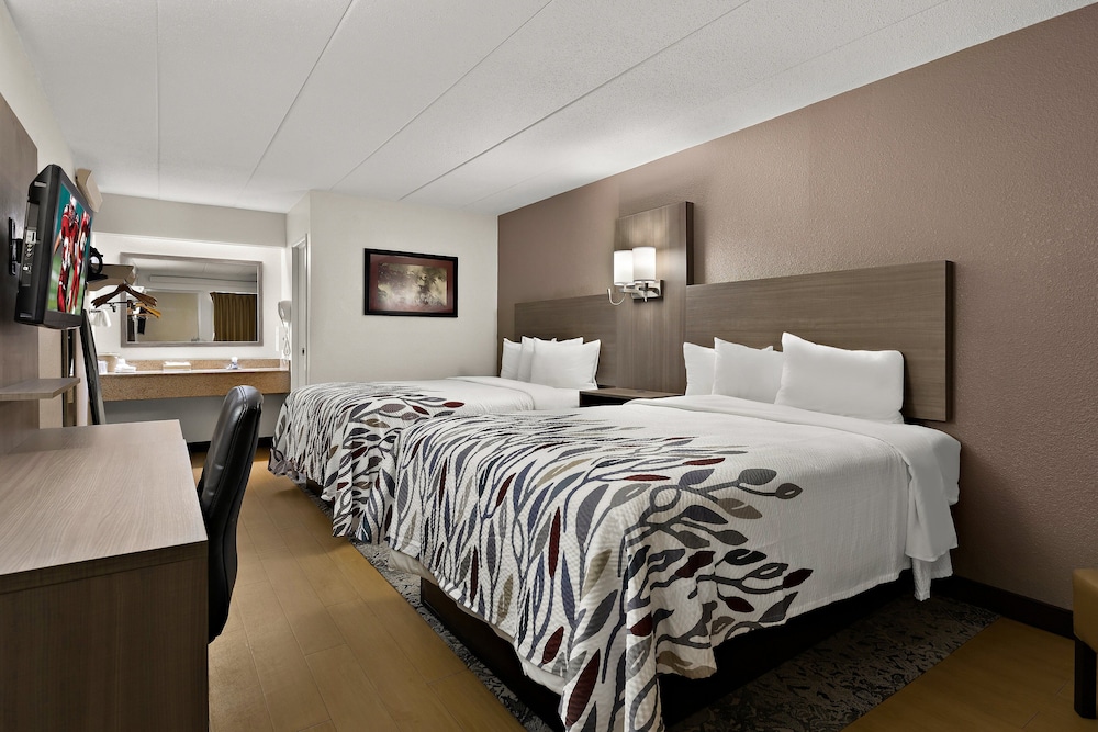 Red Roof Inn Cleveland Westlake - photo 15