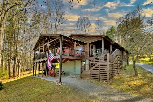 Moon Tower Cabin Beautiful Water Views Firepit More in Blairsville, United States