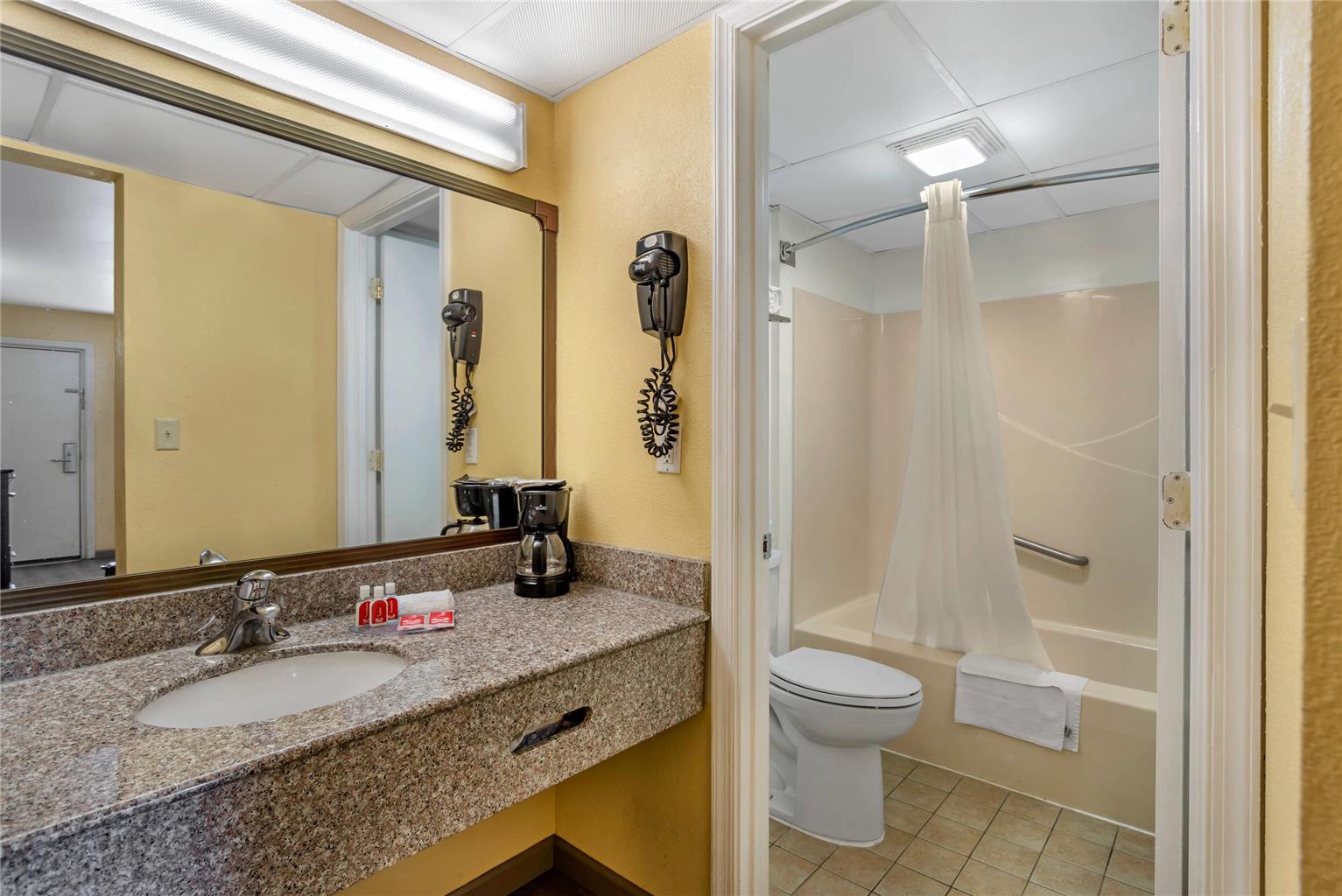 Econo Lodge Easton Route 50 - photo 18