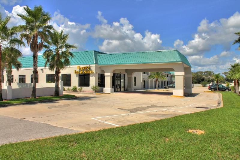 Regency Inn & Suites - carbon neutral hotel in Saint Augustine