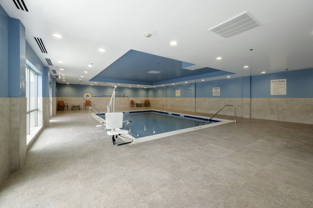 Holiday Inn Express & Suites Staunton by IHG - photo 18