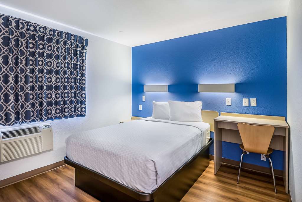 Americas Best Value Inn East Peoria - photo 17