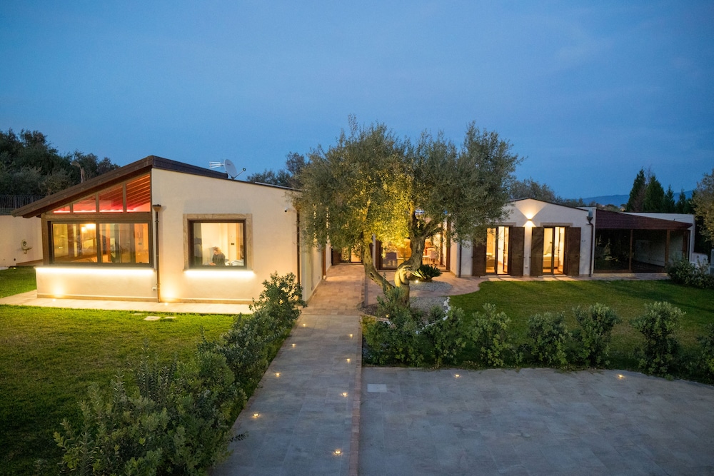 B&B La Manica — 4-Star Luxury Hotel in Milazzo, Italy