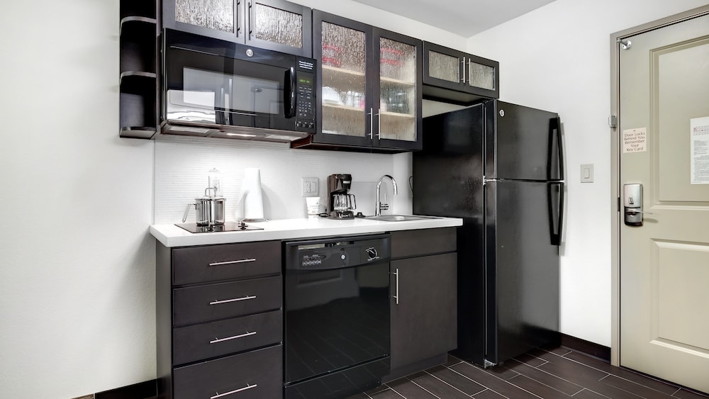 Candlewood Suites Waco by IHG - photo 22