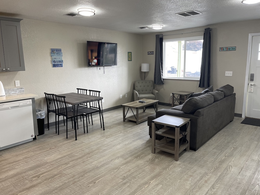 The Coastal Inn and Suites - photo 105