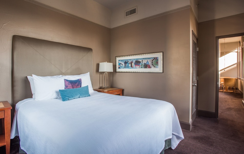 Magnolia Hotel Dallas Downtown - photo 24