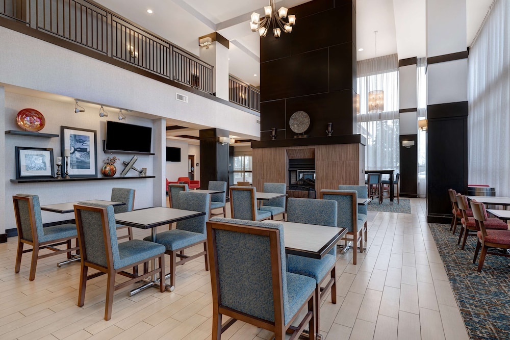 Hampton Inn & Suites Seattle Federal Way - photo 3