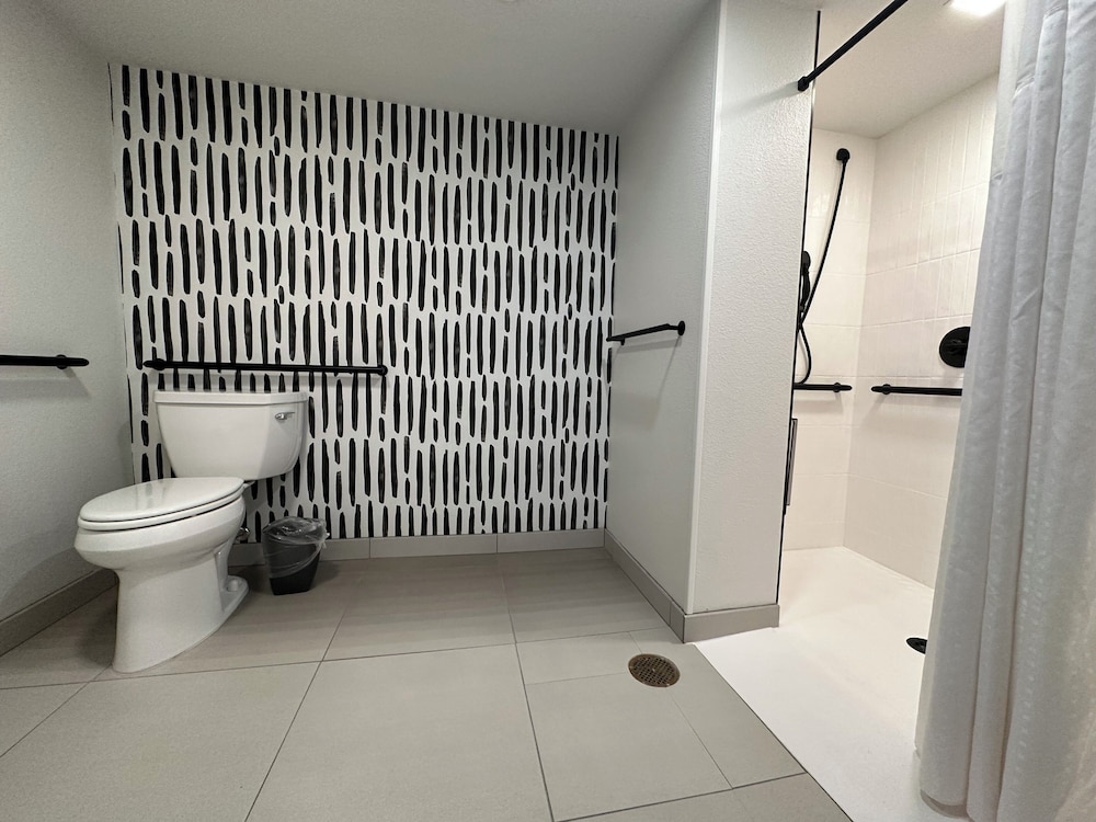 Atwell Suites Austin Airport by IHG - photo 49