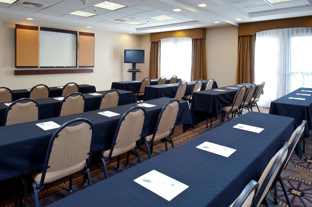 Hampton Inn & Suites Prescott Valley - photo 45