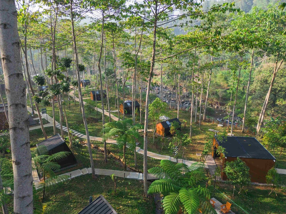 Bobocabin The Tavia Puncak in Bogor, Indonesia