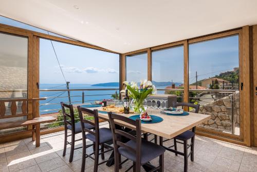 Apartman Uhač — 4-Star Luxury Hotel in Moscenicka Draga, Croatia