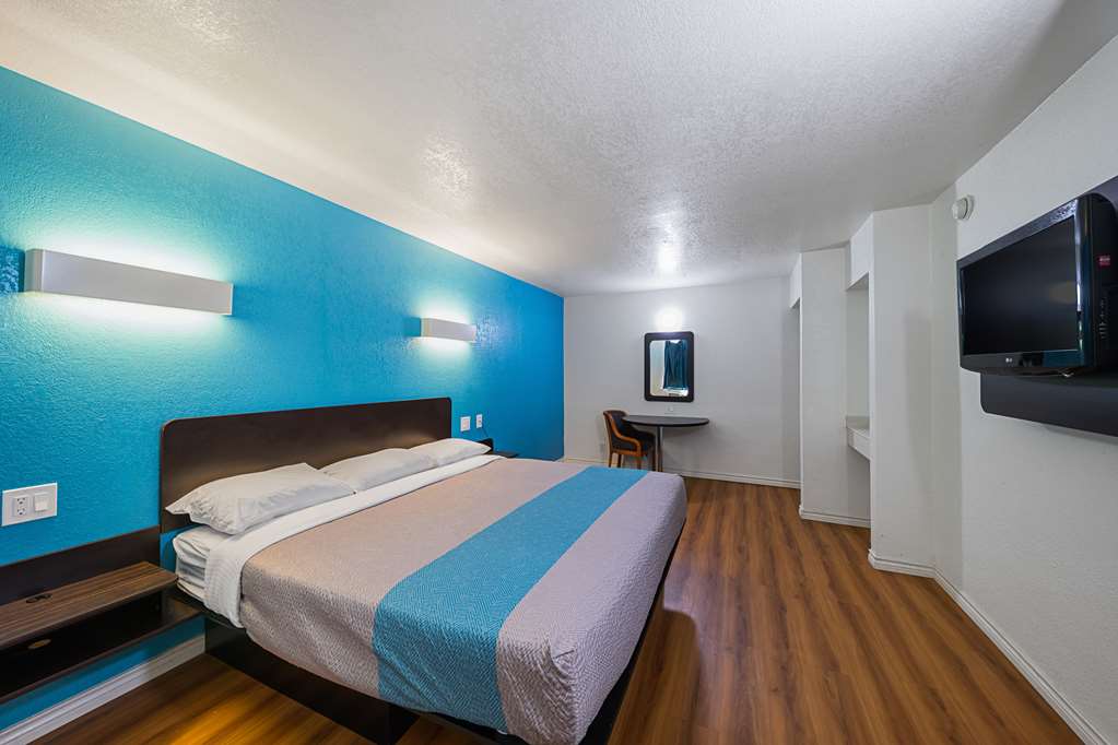 Motel 6 Grand Prairie TX Interstate 30 - photo 10