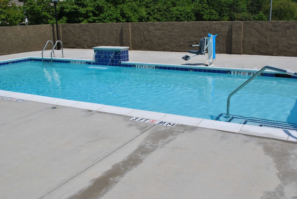 Doubletree by Hilton Hotel Fayetteville - photo 14