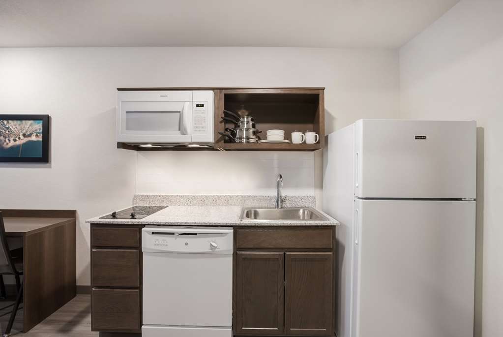 WoodSpring Suites Detroit Madison Heights - photo 29