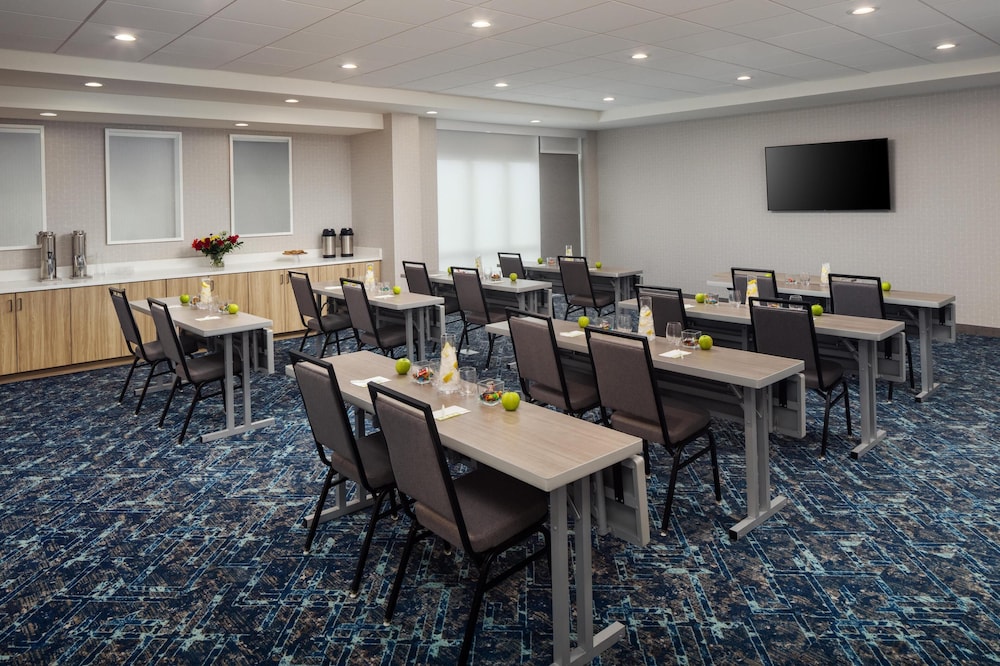 Home2 Suites by Hilton Clearwater St. Petersburg Ulmerton Rd - photo 25