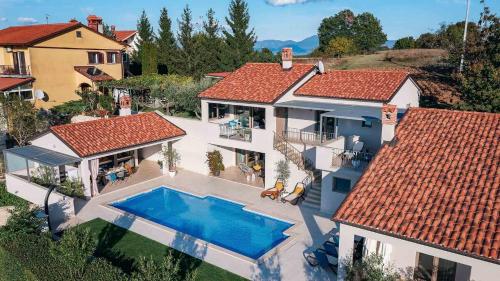 A stunning villa with a swimming pool in Lindar near Pazin — 4-Star Luxury Hotel in Pazin, Croatia