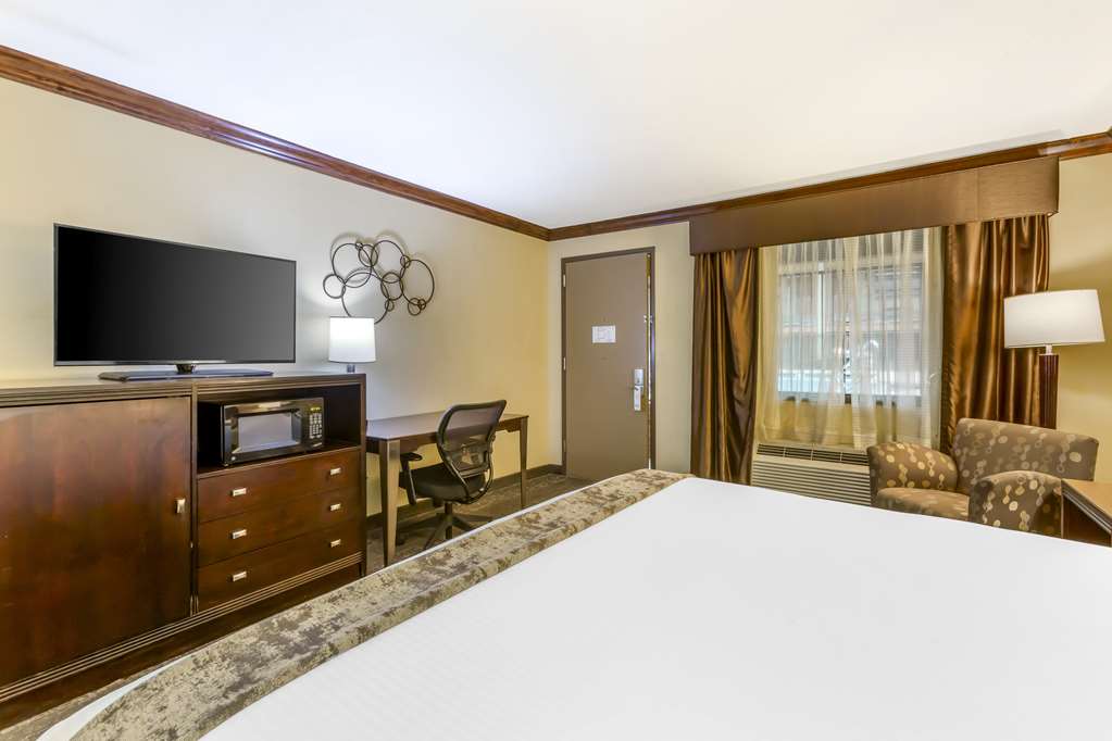 Best Western Plus Raton Hotel - photo 9