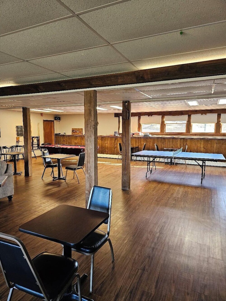 Lake Shore Farm Inn - photo 42