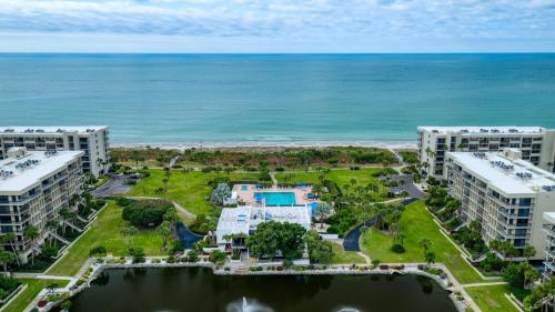 Charming 2 BR Longboat Key condo with ocean view — 4-Star Luxury Hotel in Longboat Key, United States
