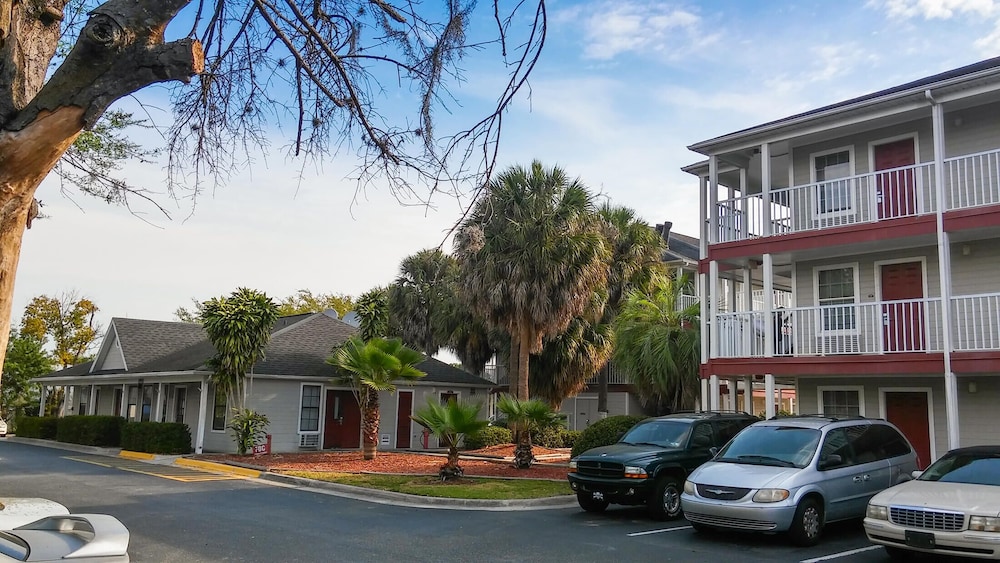 InTown Suites Extended Stay Orlando FL South - photo 23