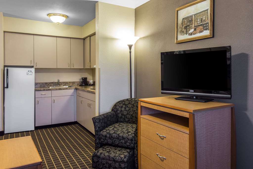 Quality Inn & Suites Silverthorne Copper Mountain - photo 23